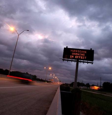 Ike ha dejado sin luz a cuatro millones de personas a su paso por Texas (Foto: EFE)