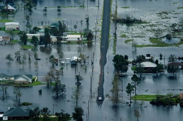 Estado de la localidad de Winnie en Texas tras el paso del huracán Ike. (Foto: Smiley N.Pool)