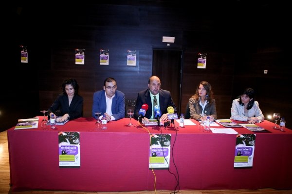 Beatriz Anguiano, César Pichel, Sánchez Vidal, Irene Rodríguez e Isabel Pérez, en la presentación. (Foto: Daniel Atanes)