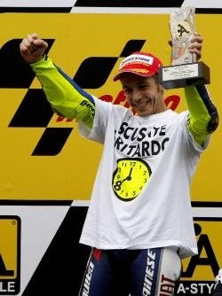 Rossi celebra su triunfo.