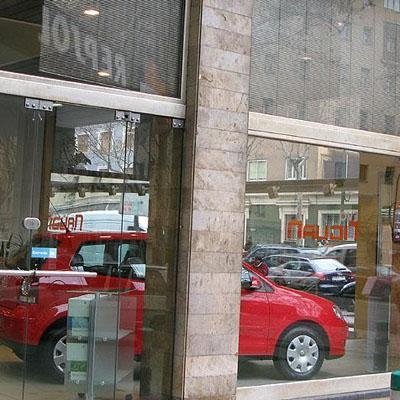 Vista de un concesionario de venta de coches. (Foto: Archivo)