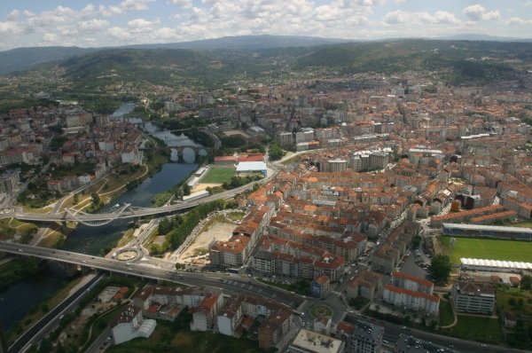 Vista aérea de la ciudad de Ourense. (Foto: Archivo)