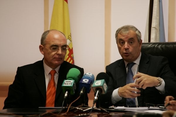 Jiménez  Morán y Manuel Vázquez, después de la reunión mantenida ayer en Verín. (Foto: Marcos Atrio)
