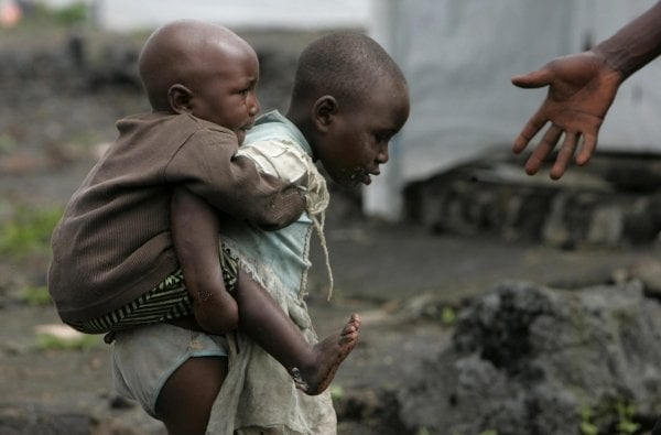 Dos niños en un campo de refugiados de Kibati. (Foto: Karel Prinsloo)