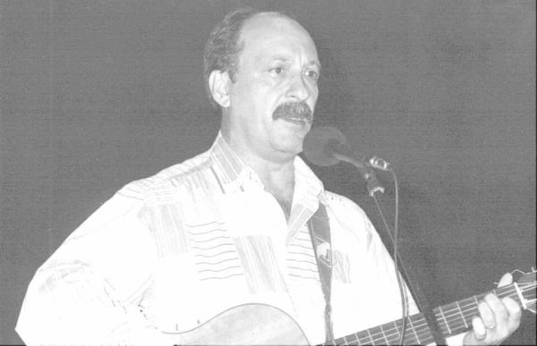   (2) Suso Vaamonde, cantautor. 