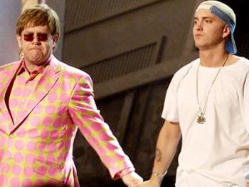 Elton John junto al rapero Eminem.