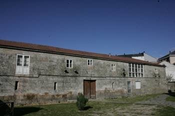 Panorámica de la casa parroquial de Xinzo, al lado de la iglesia vieja, en el casco histórico. (Foto: M. Atrio)