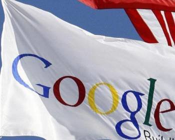 Bandera con el logotipo de Google.