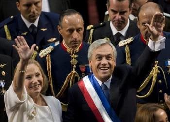 El nuevo presidente chileno, Sebastián Piñera, y su esposa, Cecilia Morel. (Foto: IAN SALAS)