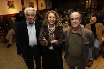 Arturo Lezcano, la concejala Ana Garrido u José María Pérez Alvarez 'Chesi', en la presentación. (Foto: XESÚS FARIÑAS)