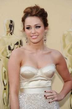 Miley Cirus, a su llegada a la última ceremonia de los Oscar.