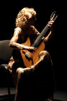 La guitarrista Carmen Ros.