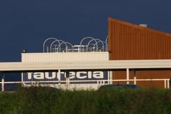 Exterior de las instalaciones de Faurecia en Ourense.