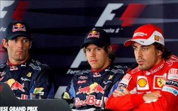 Sebastian Vettel, Mark Webber y Fernando Alonso, en rueda de prensa. (Foto: EFE)
