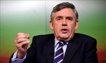 El primer ministro británico, Gordon Brown, da una rueda de prensa en Londres. (Foto: ANDY RAIN)