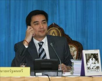 El primer ministro tailandés, Abhisit  Vejjajiva. (Foto: NARONG SANGNAK)