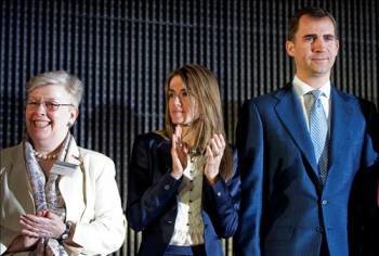 Los Principes de Asturias, durante la entrega de los premios 'Inventor Europeo del año 2010'. (Foto: EMILIO NARANJO)