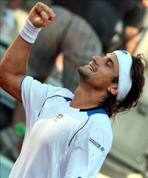 El español David Ferrer celebra su victoria. (Foto: CLAUDIO ONORATI)