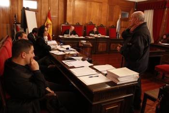 Antonio Gali Balaguer ofrece su versión de cómo ocurrieron los hechos, durante el juicio. (Foto: XESÚS FARIÑAS)