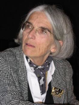 Donna León.