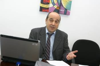 Julio Jiménez, responsable del Instituto de Medicina Legal en Ourense. (Foto: José Paz)
