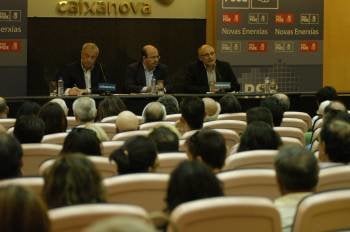 Manuel Vázquez, Gaspar Zarrías y Francisco Rodríguez, en la conferencia de Zarrías. (Foto: Martiño Pinal)