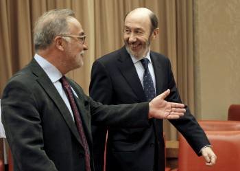Pere Navarro, con el ministro del Interior Alfredo Pérez Rubalcaba. (Foto: Ballestero)