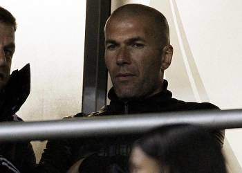 Zinedine Zidane descontento con la imágen de su selección