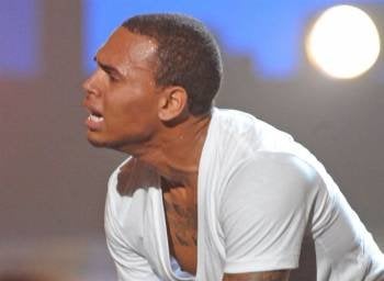 Chris Brown visiblemente emocionado en los premios BET