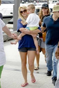 Britney Spears con uno de sus hijos