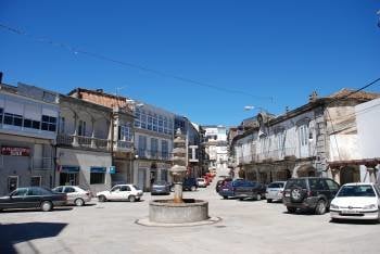 Praza Maior, en Viana.