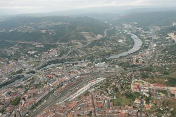 Vista aérea de las actuales vías de entrada del ferrocarril en la Estación Empalme. (Foto: Miguel Angel)