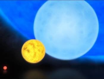 Ilustración los tamaños comparativos de varios astros: desde una enana roja (la más pequeña, en naranja), una enana amarilla, como el Sol (en amarillo), una enana azul con ocho masas solares (azul claro) y la gigante de 300 masas solares (azul oscuro)