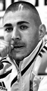 Karim Benzema, durante una rueda de prensa en Valdebebas. (Foto: EFE)