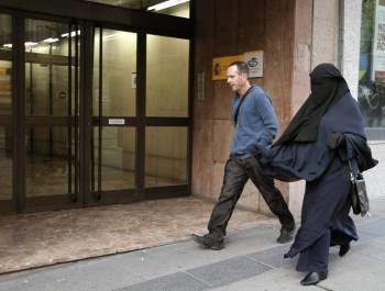 LA mujer que se negó a declarar ante un juez español al tener que quitarse el burka. (Foto: Archivo)