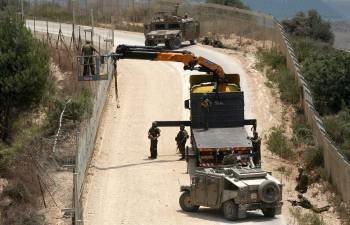 Israel continúa la tala de árboles en la zona del enfrentamiento.