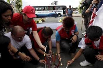 La Policía filipina admite errores durante el secuestro de autobús en Manila