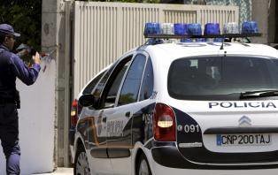 Un hombre de 75 años ha apuñalado hoy a su mujer, de 78, en el domicilio que ambos compartían en Zaragoza y, posteriormente, se ha arrojado por un puente del Tercer Cinturón de la capital aragonesa