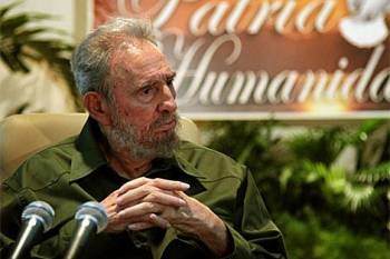 Castro en una conversación el lunes con intelectuales y religiosos