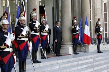 Nicolás Sarkozy en un acto oficial, a las puertas del Elíseo. (Foto: Lucas Dolega)