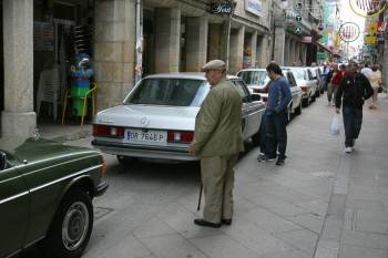 Exhibición de Mercedes clásicos durante las Festas de San Cibrao. (Foto: Marcos Atrio)