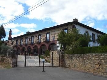 El Ayuntamiento de Ponferrada reservó las habitacions del Pazo do Castro. (Foto: J.C.)