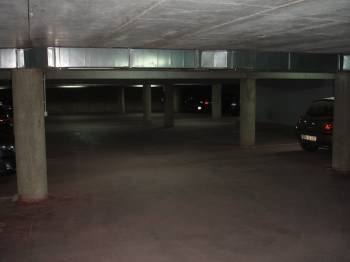 Plazas de garaje en el Consistorio. (Foto: J.C.)