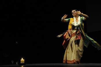 La bailarina Kaberi Chatterjee es la protagonista de la versión cinematográfica de Shyama de Tagore.