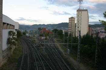 La actual línea del ferrocarril en las inmediaciones de la estación.