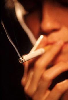 El tabaquismo duplica el riesgo de Alzheimer