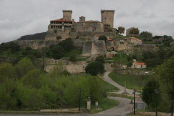 La fortaleza de Monterrei, un referente turístico en la comarca.