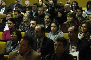 El público sigue con atención la presentación del informe agroalimentario. (Foto: Miguel Angel)