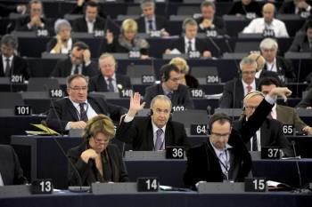 Los eurodiputados, en la votación. (Foto: Thierry Suzan)