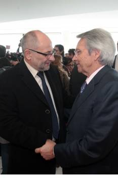 Rodríguez saluda a Fernández Gayoso. (Foto: Vicente Pernía)